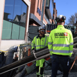 Utanför Skattehuset där grundförstärkning genomförs.